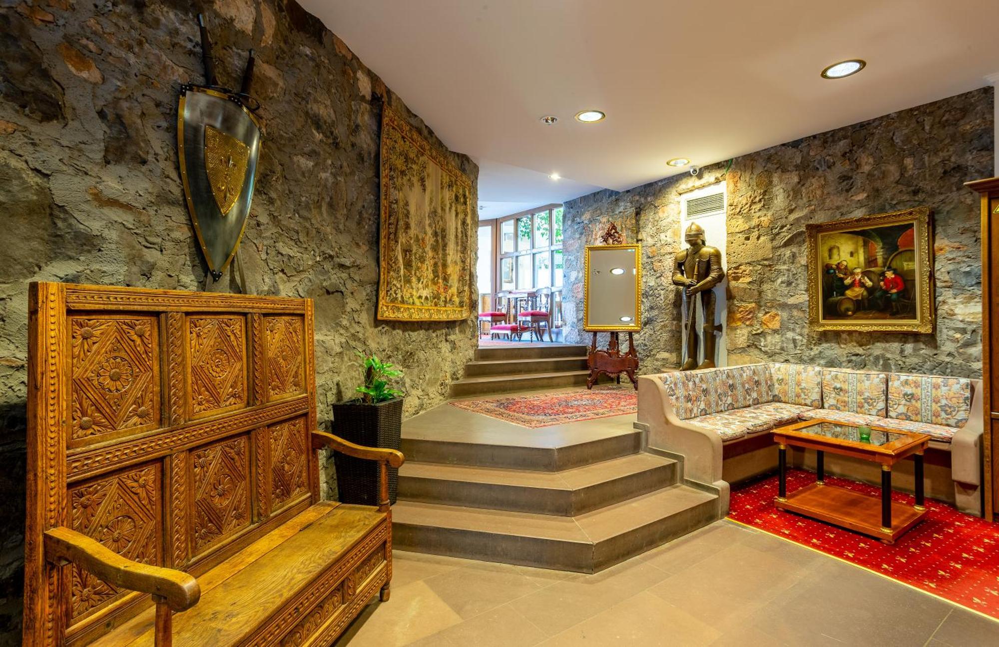 Burghotel Staufenberg Staufenberg  Экстерьер фото