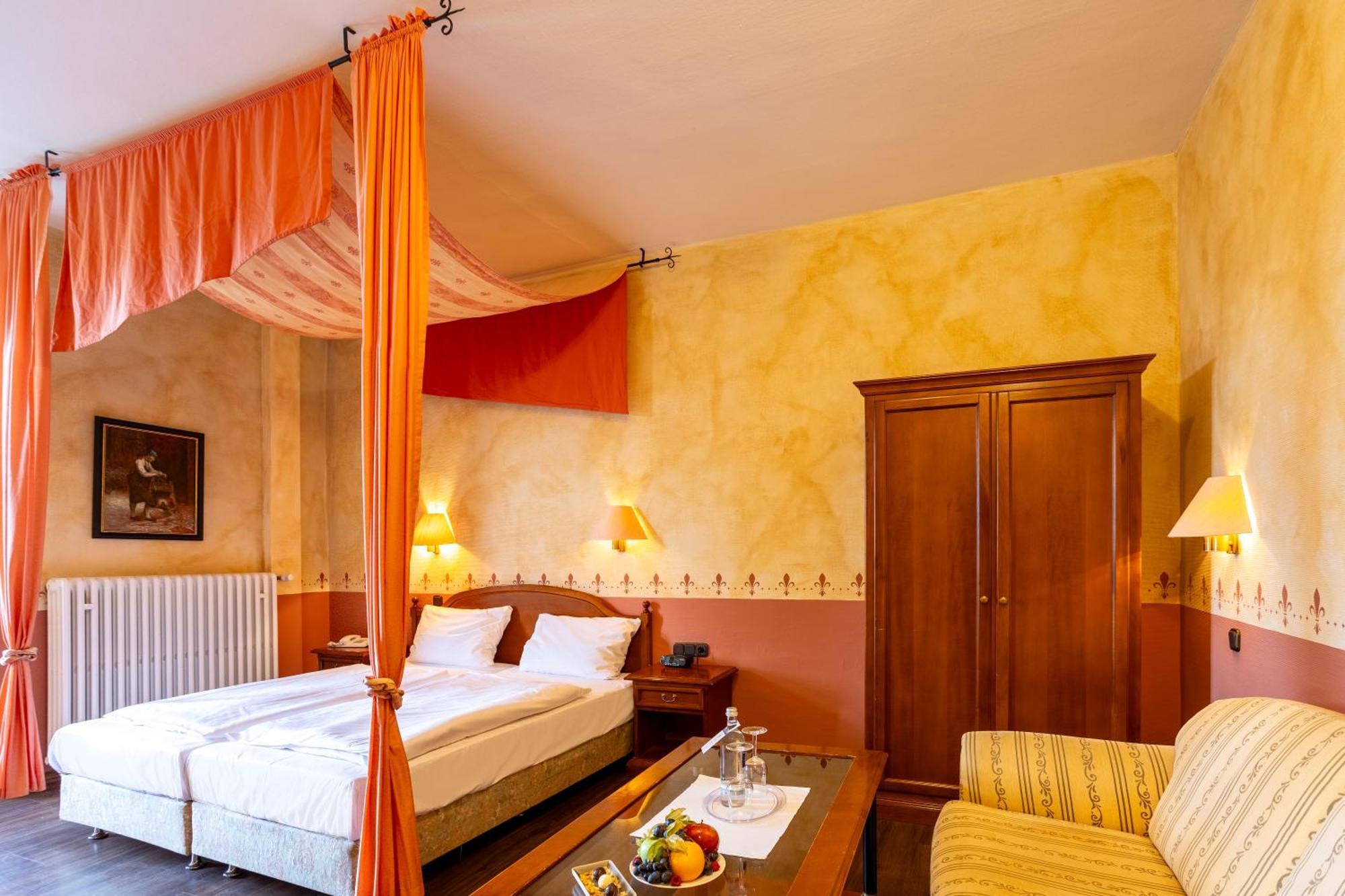 Burghotel Staufenberg Staufenberg  Экстерьер фото