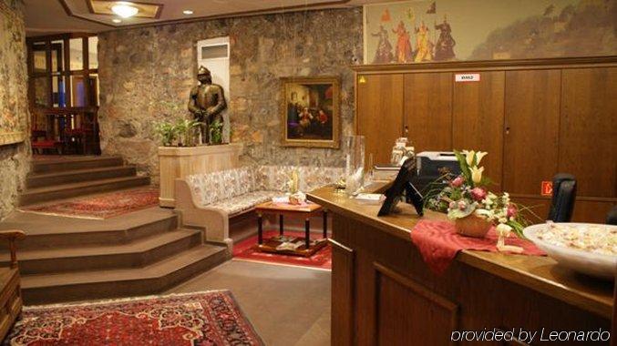 Burghotel Staufenberg Staufenberg  Интерьер фото