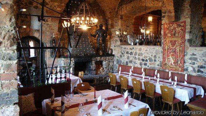 Burghotel Staufenberg Staufenberg  Ресторан фото